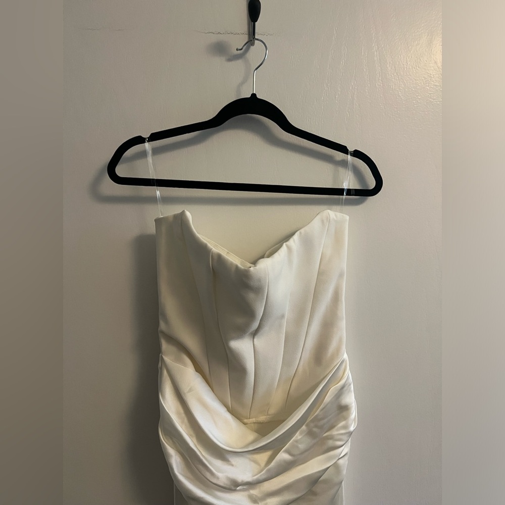 House of CB White Maxi Dress - Picture 4 of 8